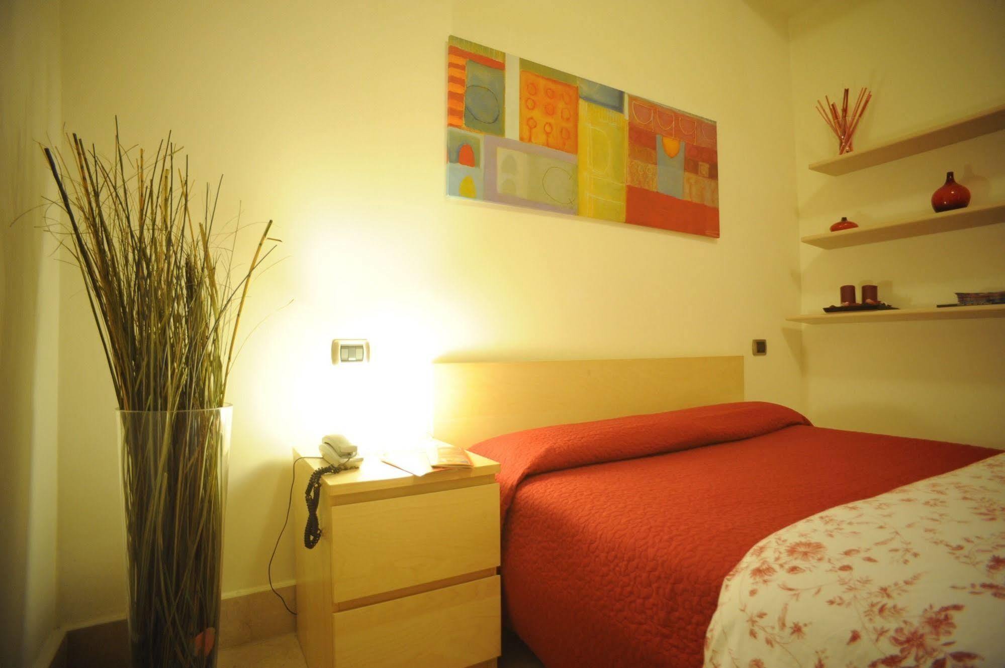 Lux Apartahotel 2*